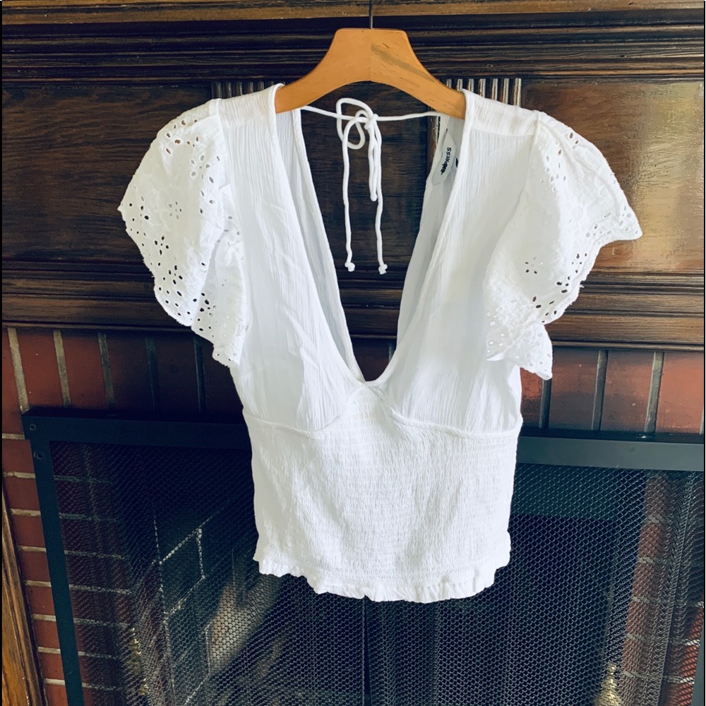 NWT EXPRESS GUAZE EYELET TOP, M